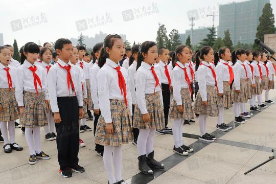 烈士纪念日省会各界代表举行公祭活动 谢伏瞻陈润儿出席