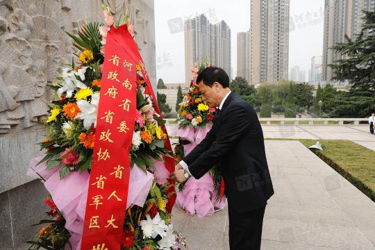烈士纪念日省会各界代表举行公祭活动 谢伏瞻陈润儿出席