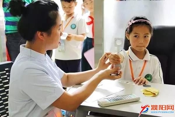 开元体育官方版最新下载_关注青少年眼健康 濮阳市眼科医院眼部体检服务在进行(图6)