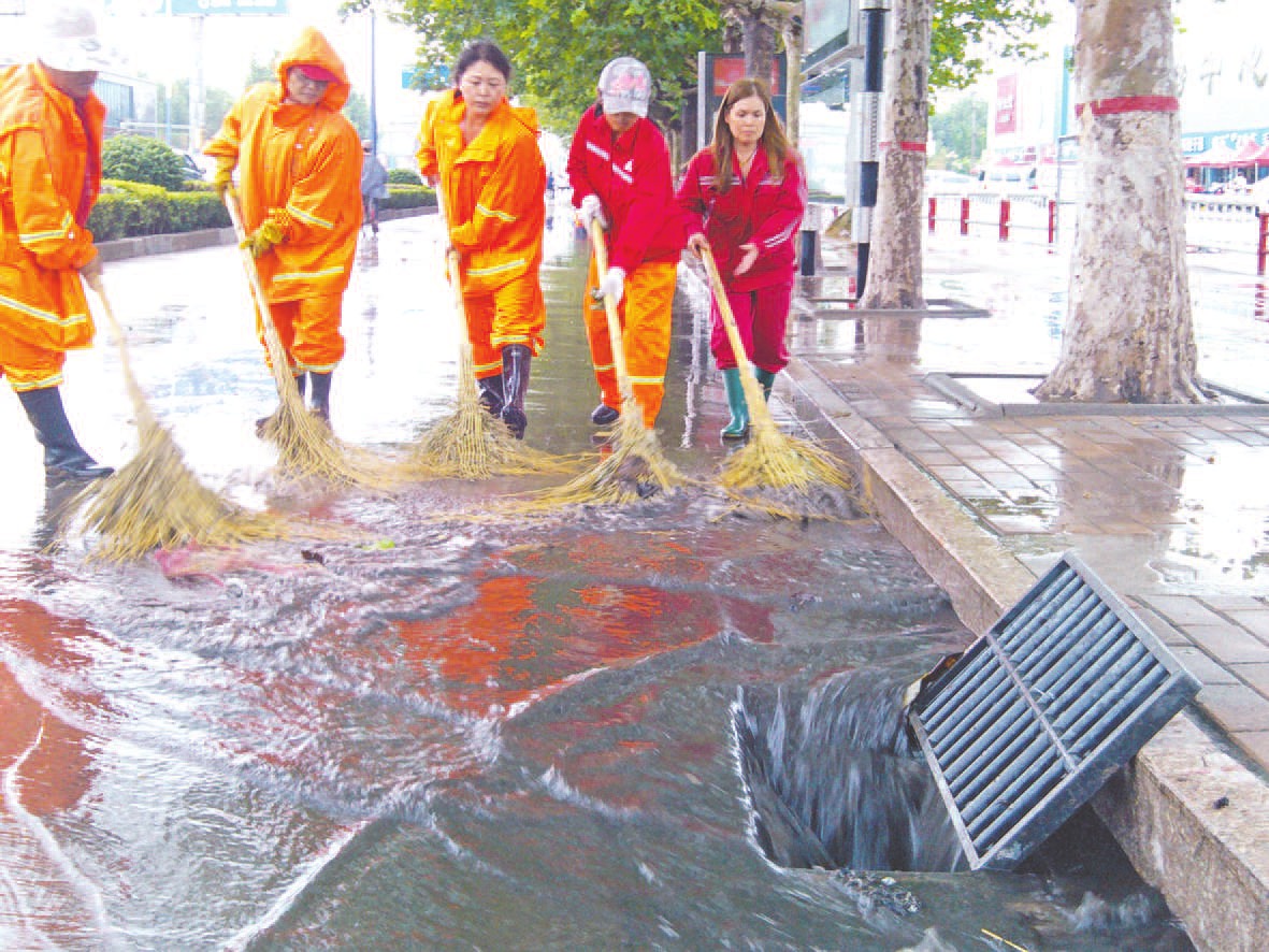 油田市政管理中心启动防洪排涝应急预案 - 濮阳