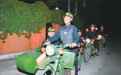 01谢国仓老师在获奖证书.jpg