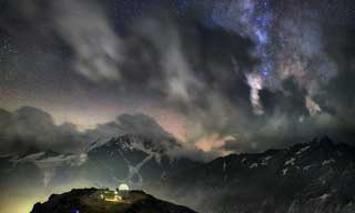 男子拍摄夜空美图-璀璨星空让.jpg