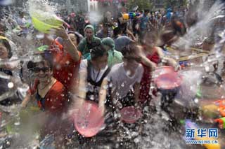f9a5928ea79a434c8600f98ef07.jpg