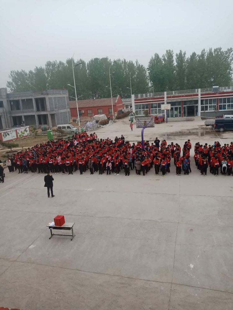 02赵俊宝副书记部署网上祭英烈任务.jpg