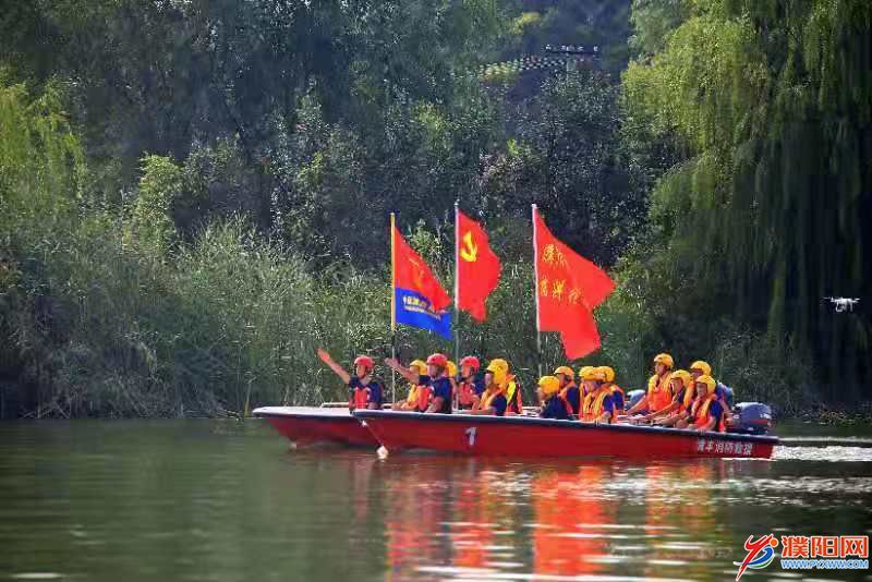 濮阳消防严阵以待继续做好防汛抢险准备‘J