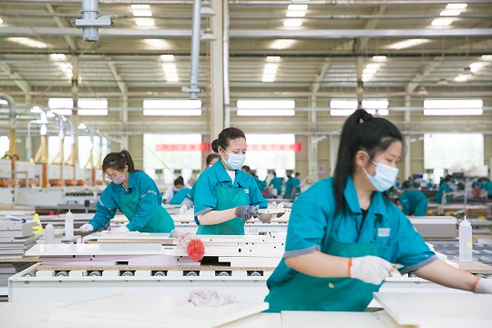 全友家居现代化生产线2.jpg