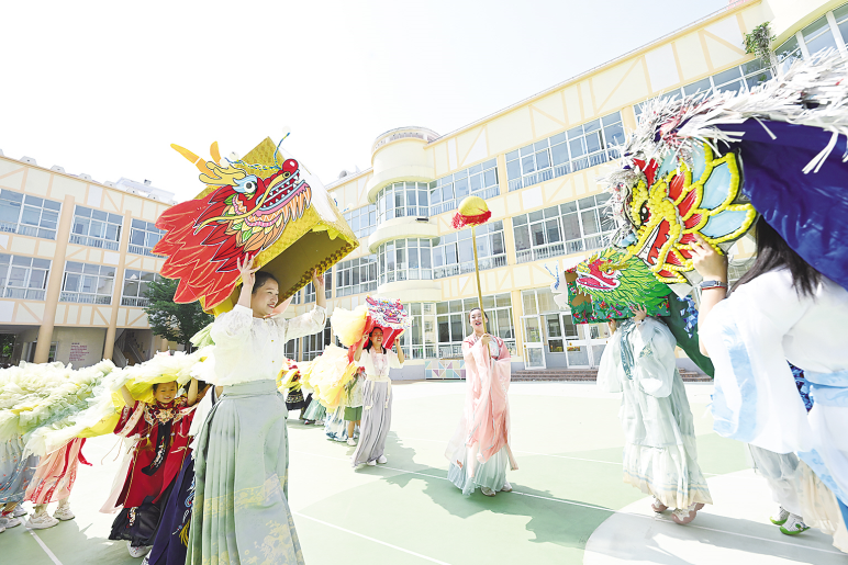市市直幼儿园开展“龙娃迎端午”活动
