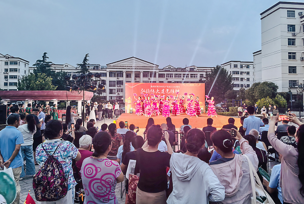 华龙区胜利路街道文艺会演现场
