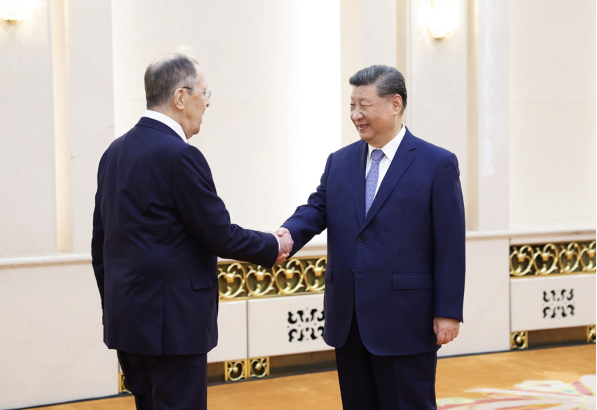 习近平会见俄罗斯外长拉夫罗夫