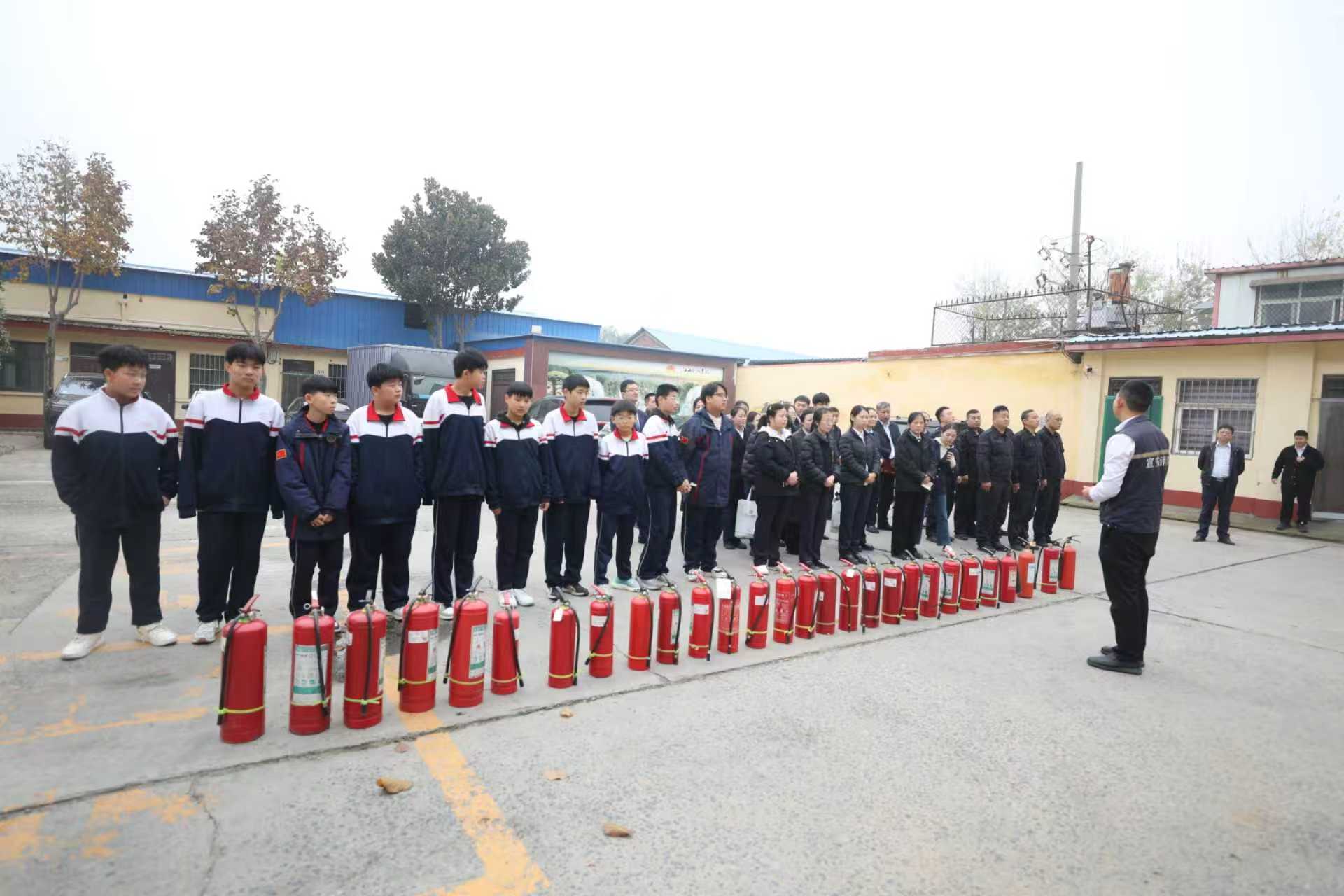 4cc40a2e8d18c4404f43b0d9fa8d9794.jpg 4.jpg