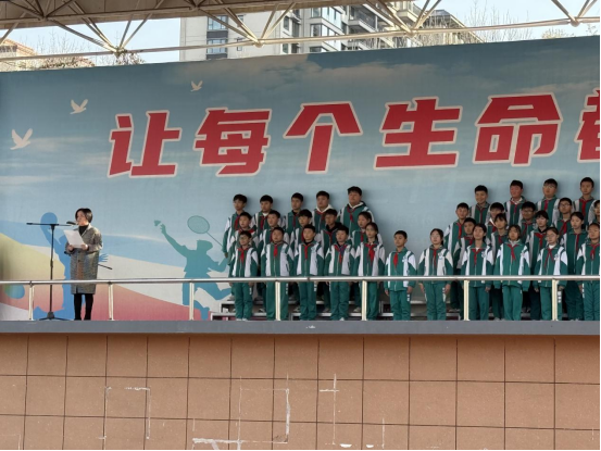 图文：缅怀先烈铸忠魂  少年昂首护中华——濮阳市第八中学举行国家公祭日主题升旗仪式458.png